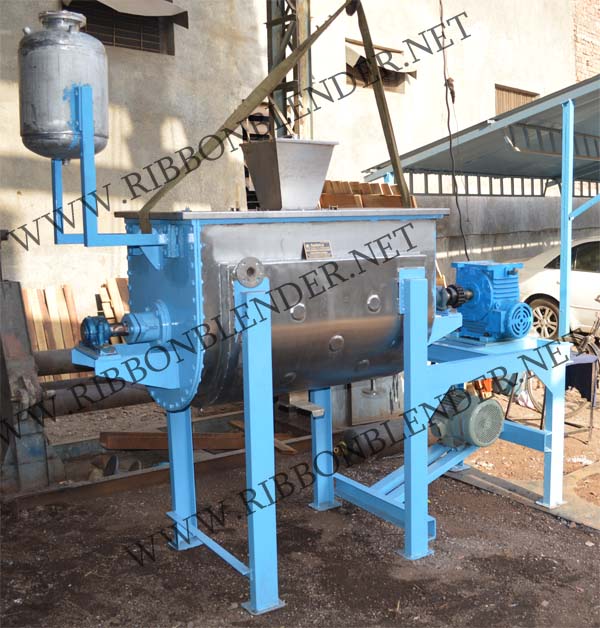 Industrial Ribbon Blender with Liquid Spray System